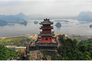 From Ha Noi: Perfume Pagoda and Huong Tich Cave with Boat Trip in Small Group